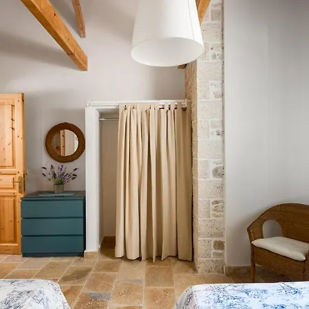 Barba Yannis Vilă Gaios